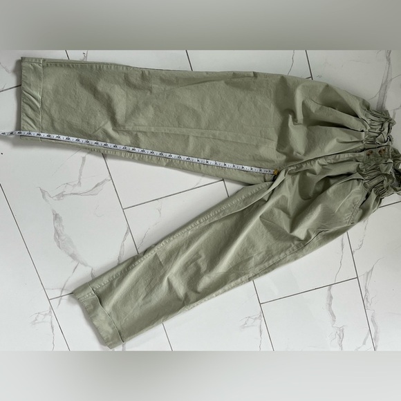 Stylish Women's Cream Pants - Picture 11 of 12